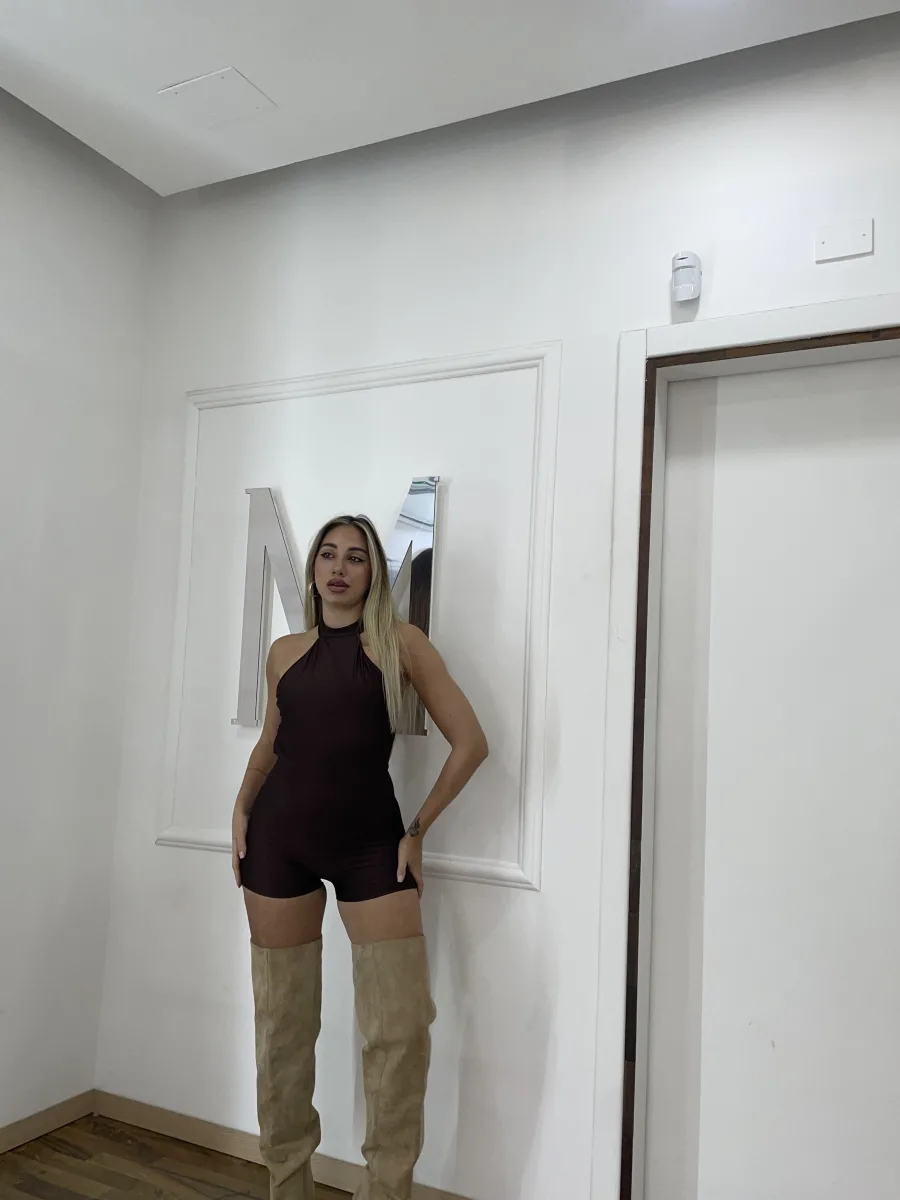 Tutina con schiena scoperta cioccolato