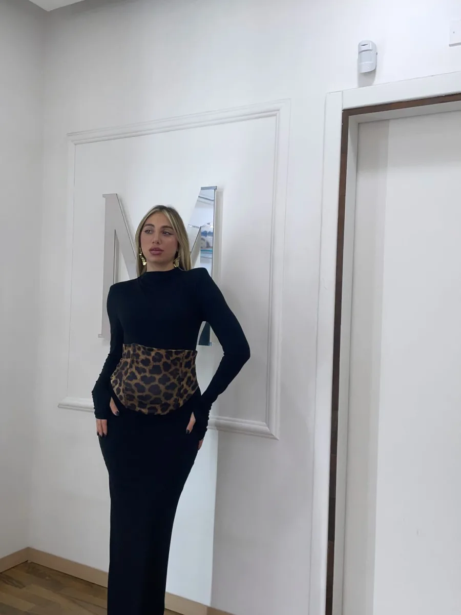 Abito lungo con corsetto