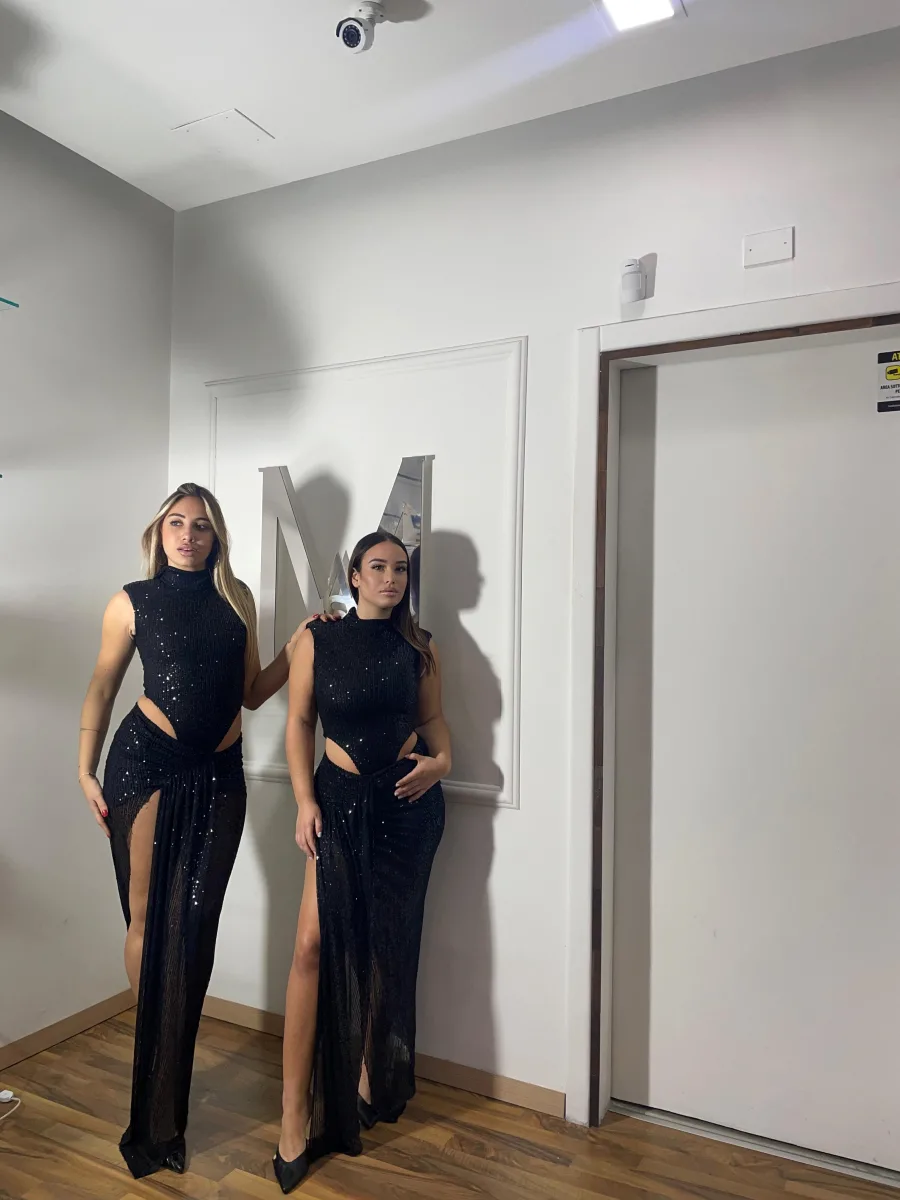 Completo spacco nero