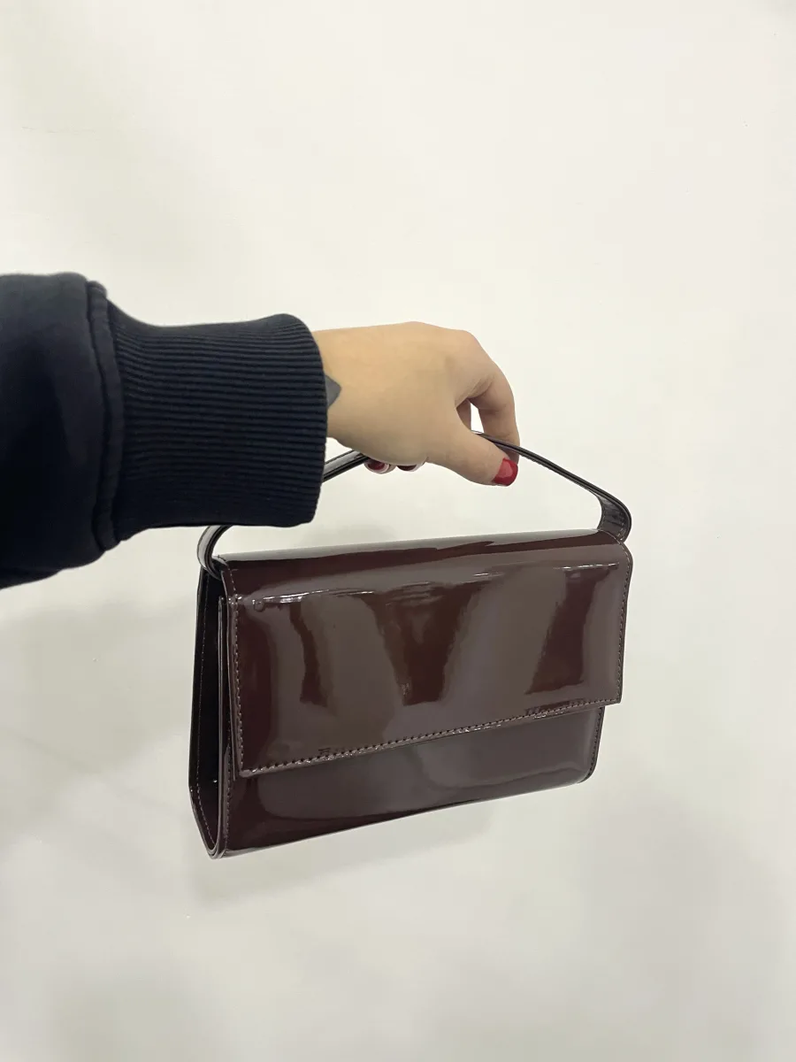 Borsa in vernice cioccolato