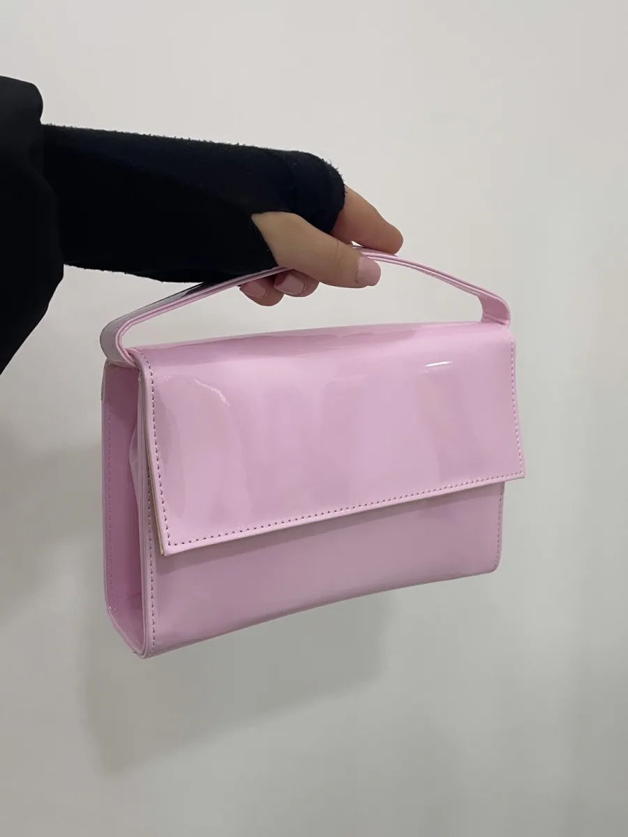 Borsa in vernice rosa