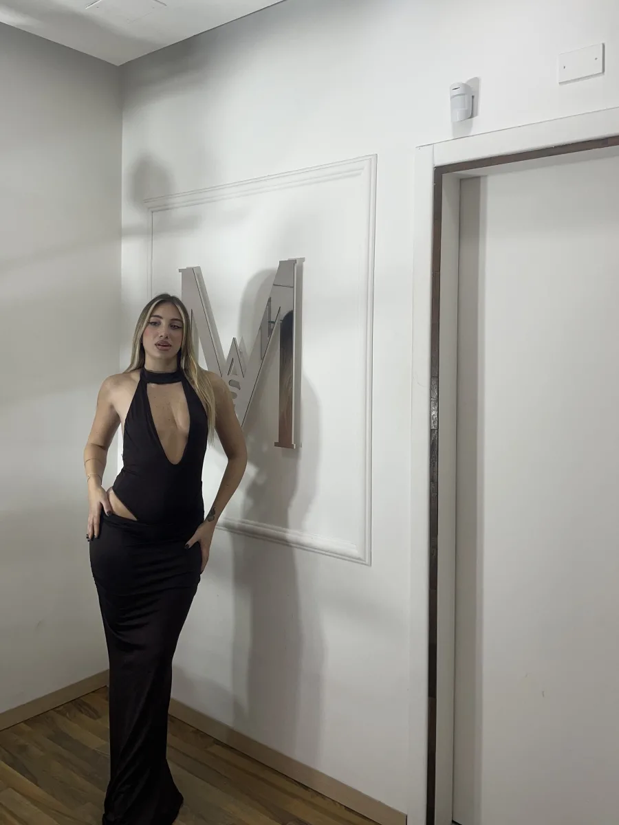 Abito lungo con scollo profondo cioccolato