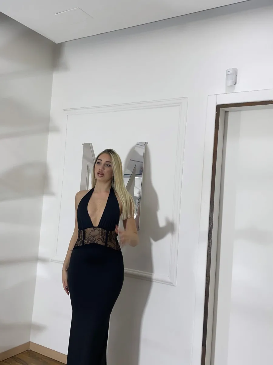 Abito lungo con dettaglio in pizzo