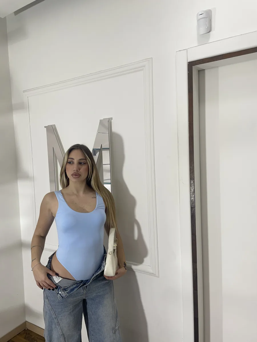 Body con coppe celeste