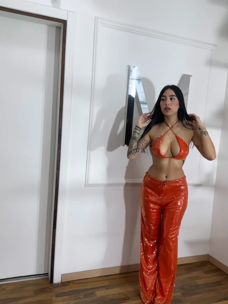 Coordinato con paillettes arancio