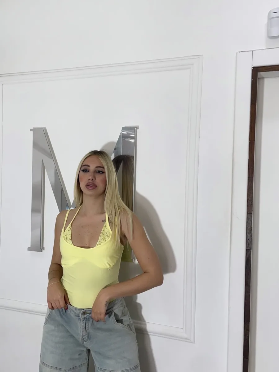 Body con pizzo giallo