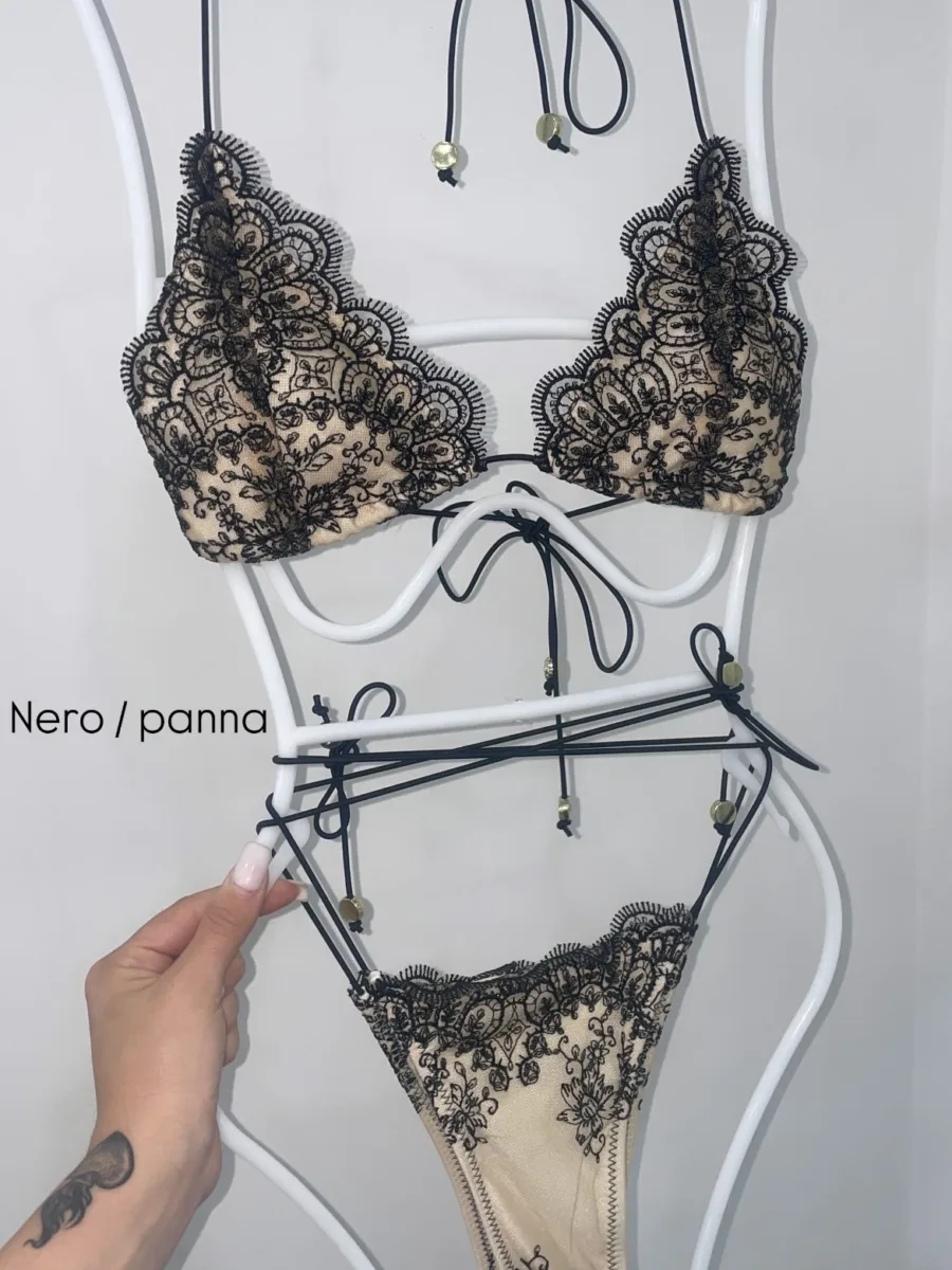 Costume in pizzo panna / nero