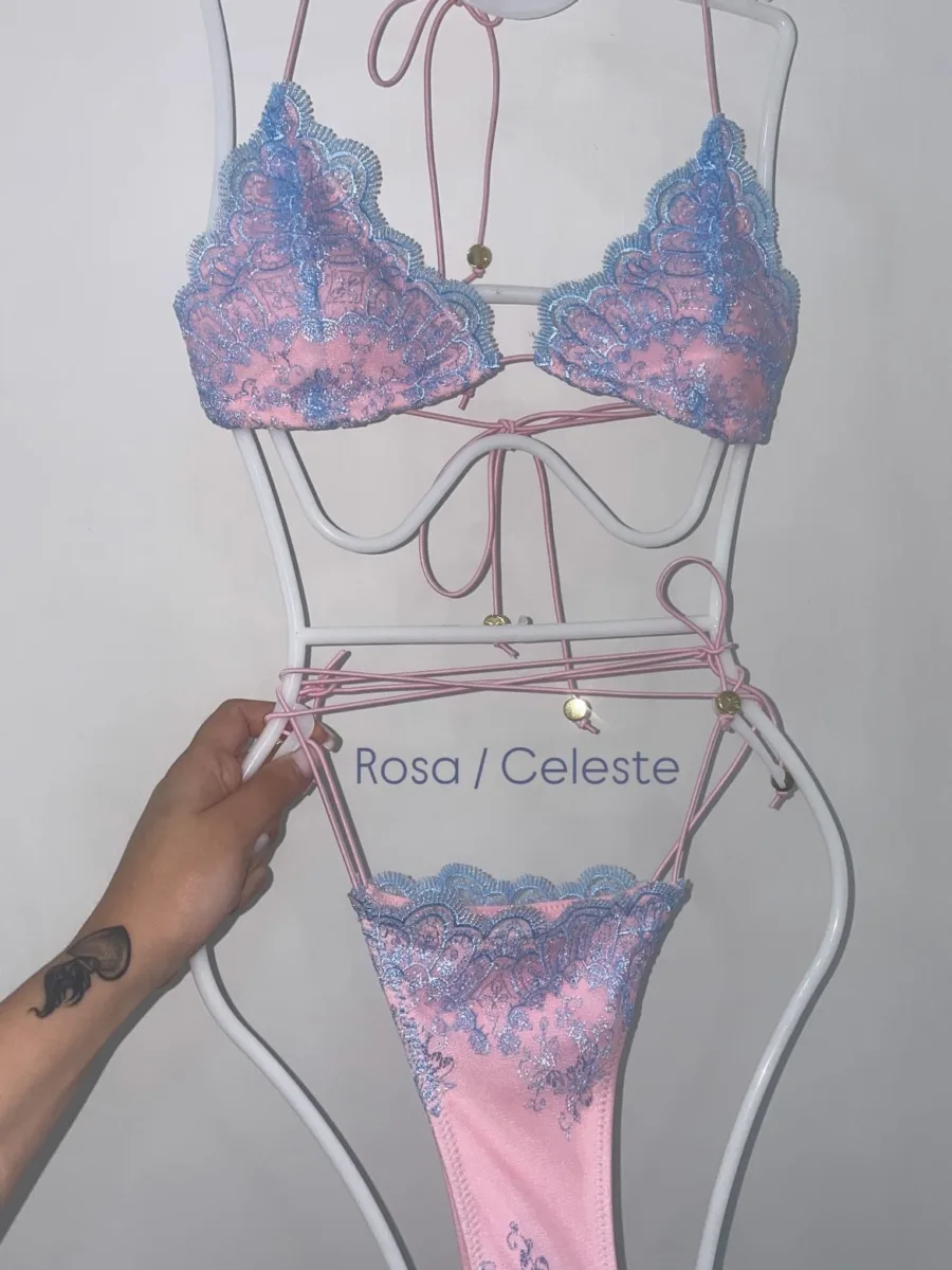 Costume in pizzo rosa / celeste