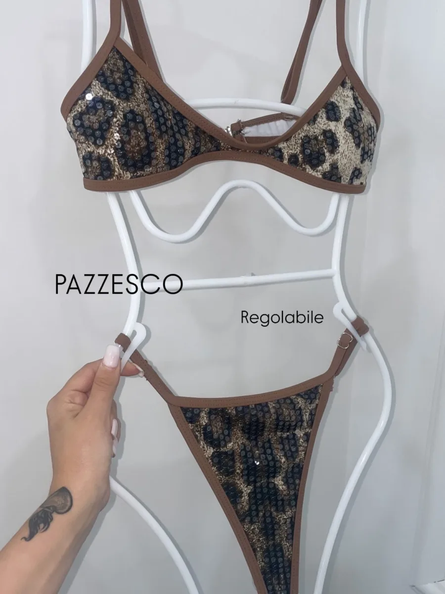 Costume con paillettes leopardato